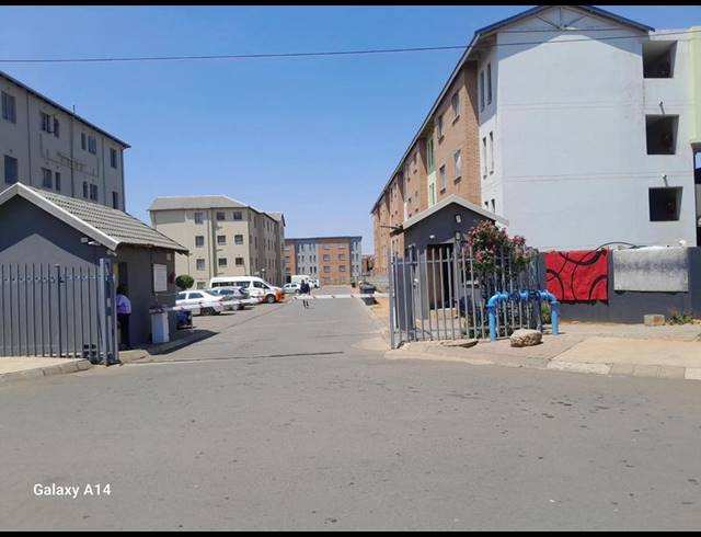3 BEDROOM APARTMENT FOR SALE IN JABULANI